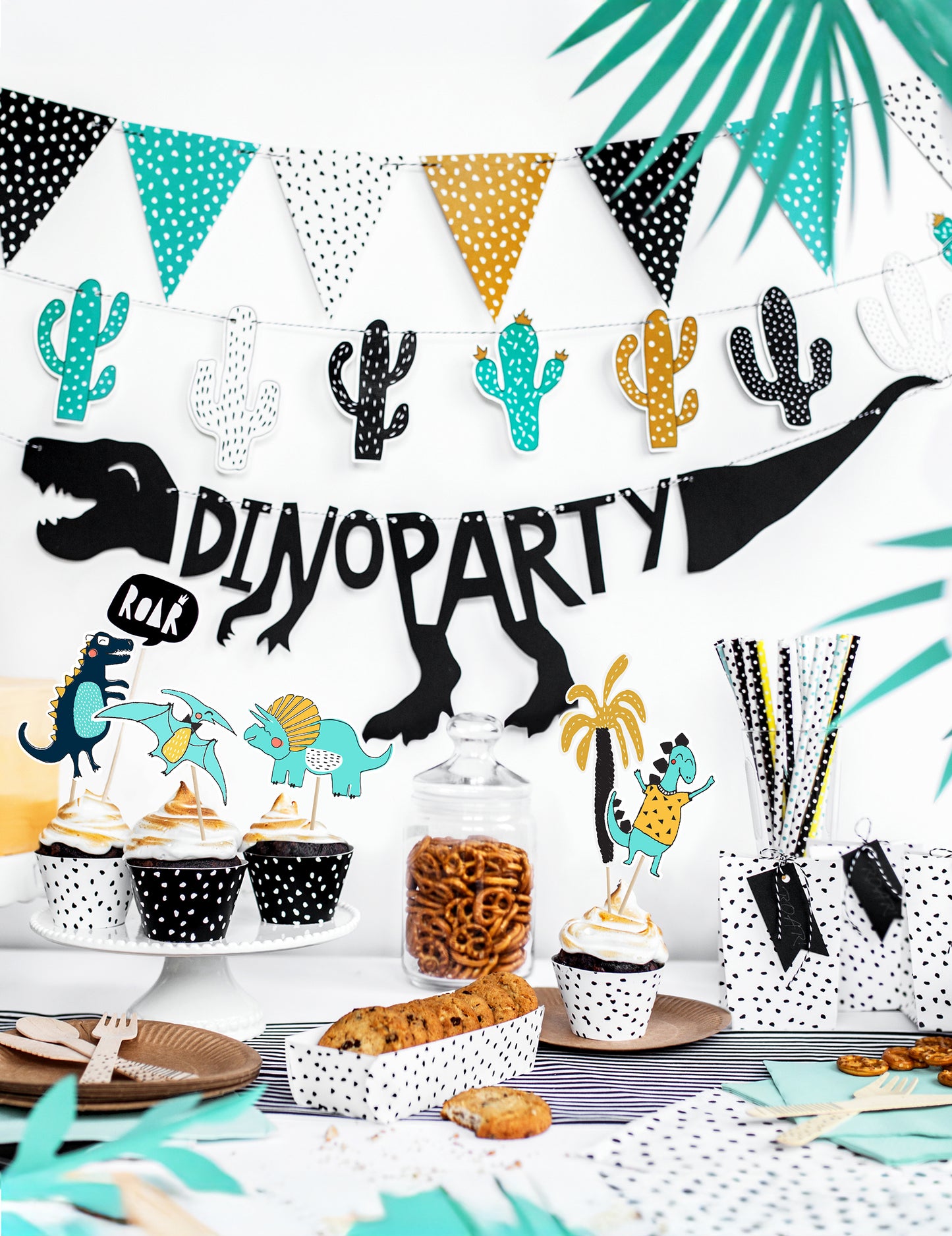 Dino Party Dino Party 90 x 20 cm kostrový kartón girland