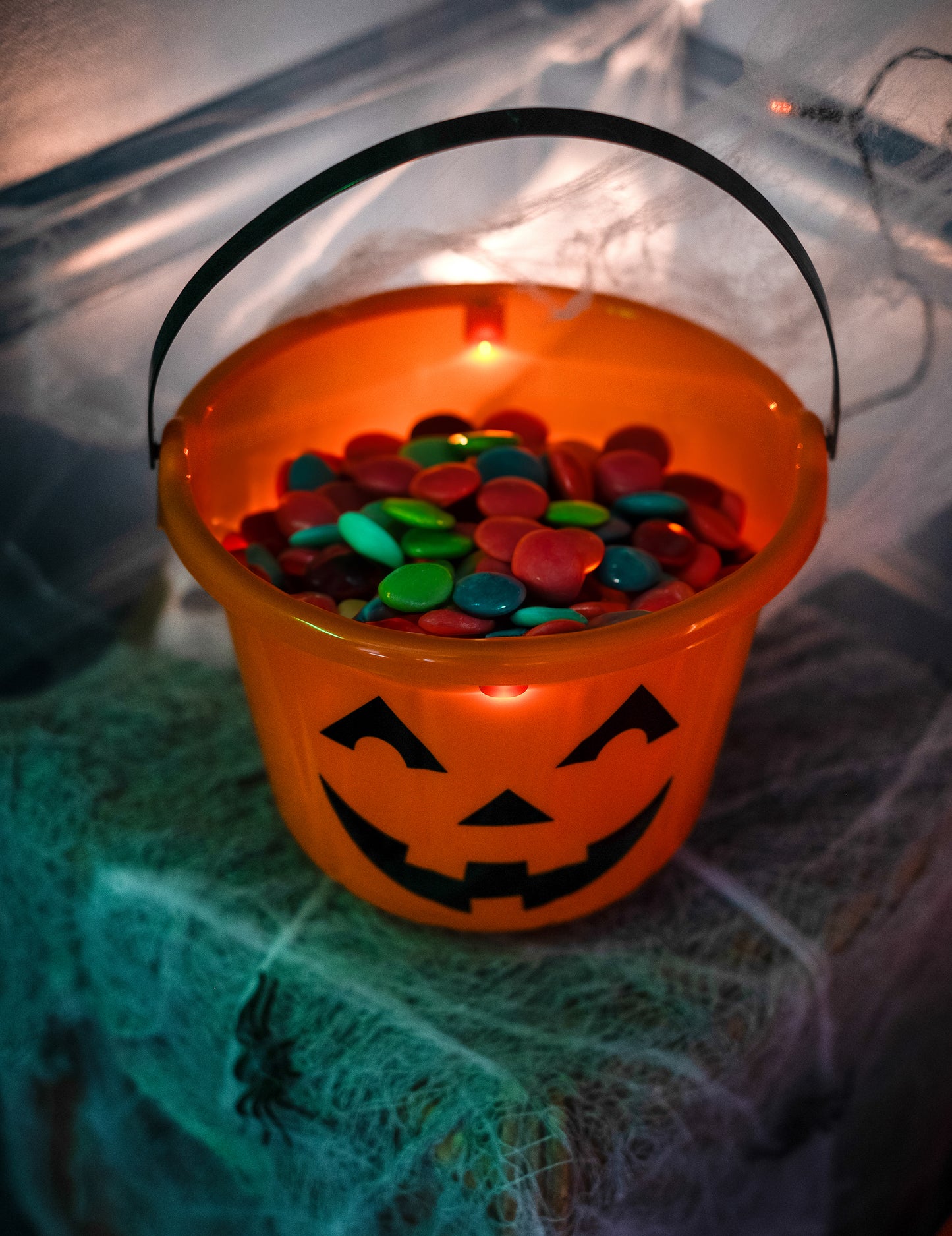 LED tekvica vedro 22 x 17 cm Halloween